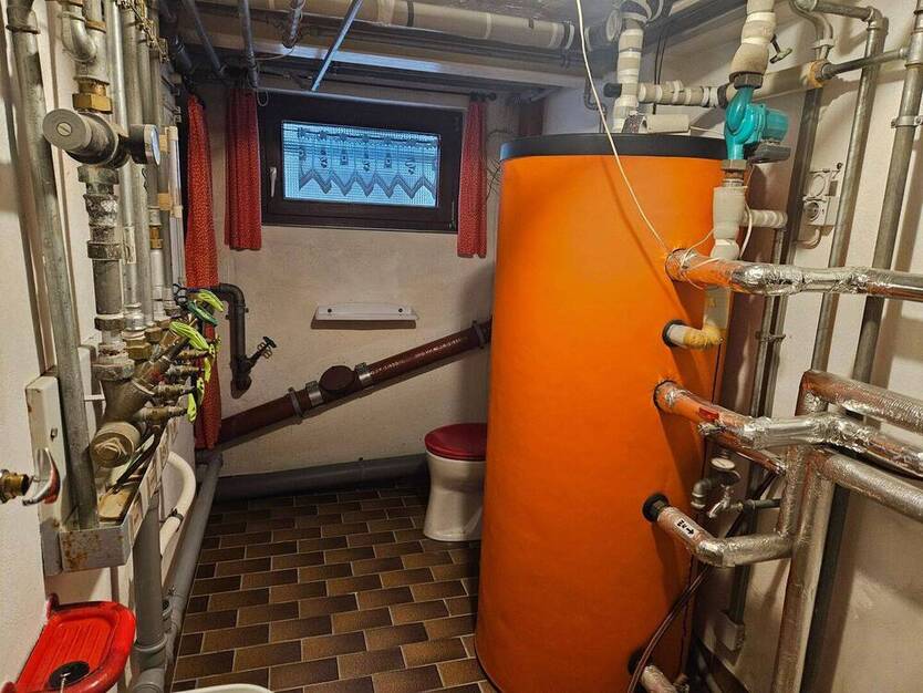 ++Haus mit 2 Wohnungen, Balkon, Küche und große Doppelgarage 7 zimmer