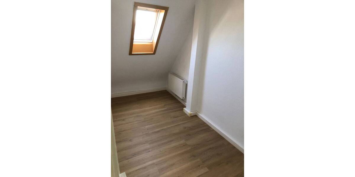 Etagenwohnung Stuttgart Bad Cannstatt - 4 Zimmer, 76 m&sup2;, 1.100&euro; | Angebot:26806574
