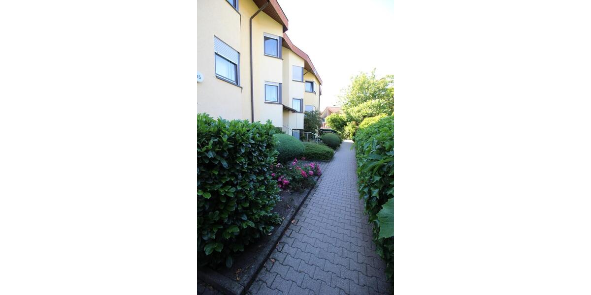 Etagenwohnung Böblingen Dagersheim - 3 Zimmer, 80 m&sup2;, 1.350&euro; | Angebot:26230211