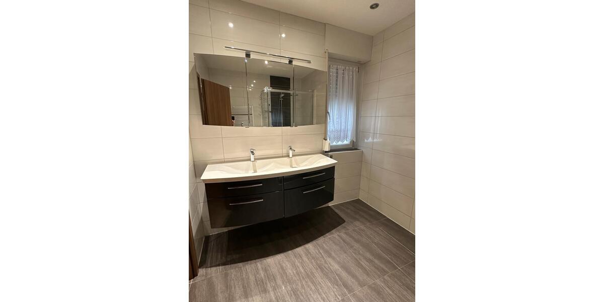 Etagenwohnung Pforzheim Eutingen - 4 Zimmer, 140 m&sup2;, 1.150&euro; | Angebot:27598166