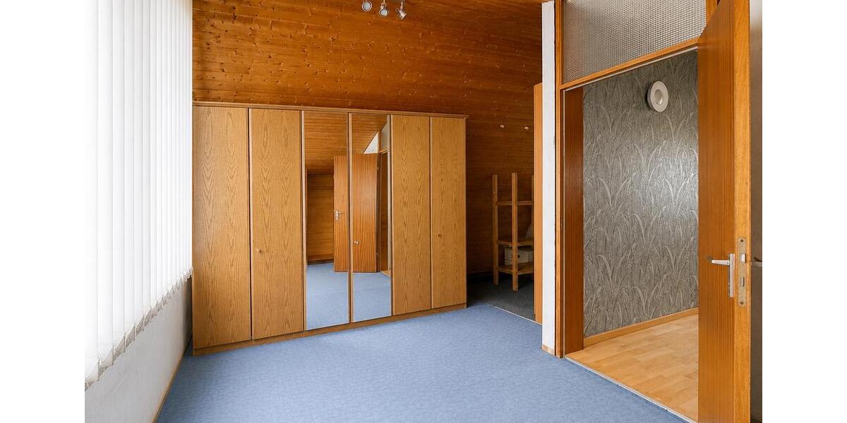 Einfamilienhaus Steinenbronn - 5 Zimmer, 230 m&sup2;, 2.700&euro; | Angebot:26574367