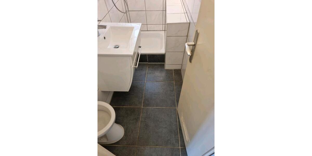 Hochparterre Stuttgart Luginsland - 1 Zimmer, 27 m&sup2;, 165.000&euro; | Angebot:25417917