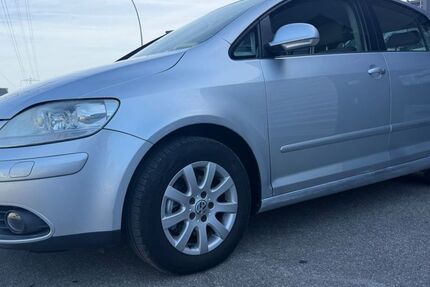 VW Golf 267.000 km 2.290 &euro; Asperg / Stuttgart 71679