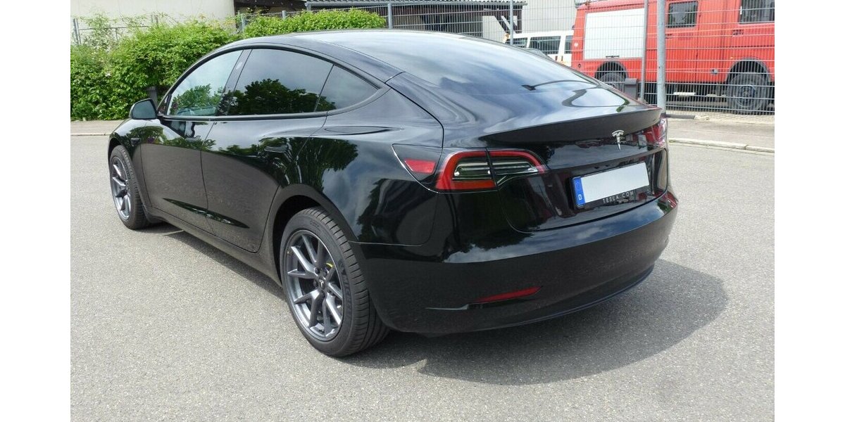 Tesla Model 3 SR+ RWD 60 kWH neuwertig * Mwst. ausweisba 11.300 km 34.900 &euro; Nürtingen 72622