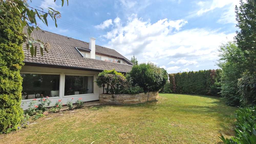 Einfamilienhaus Herrenberg - 6.5 Zimmer, 223 m&sup2;, 840.000&euro; | Angebot:27054121