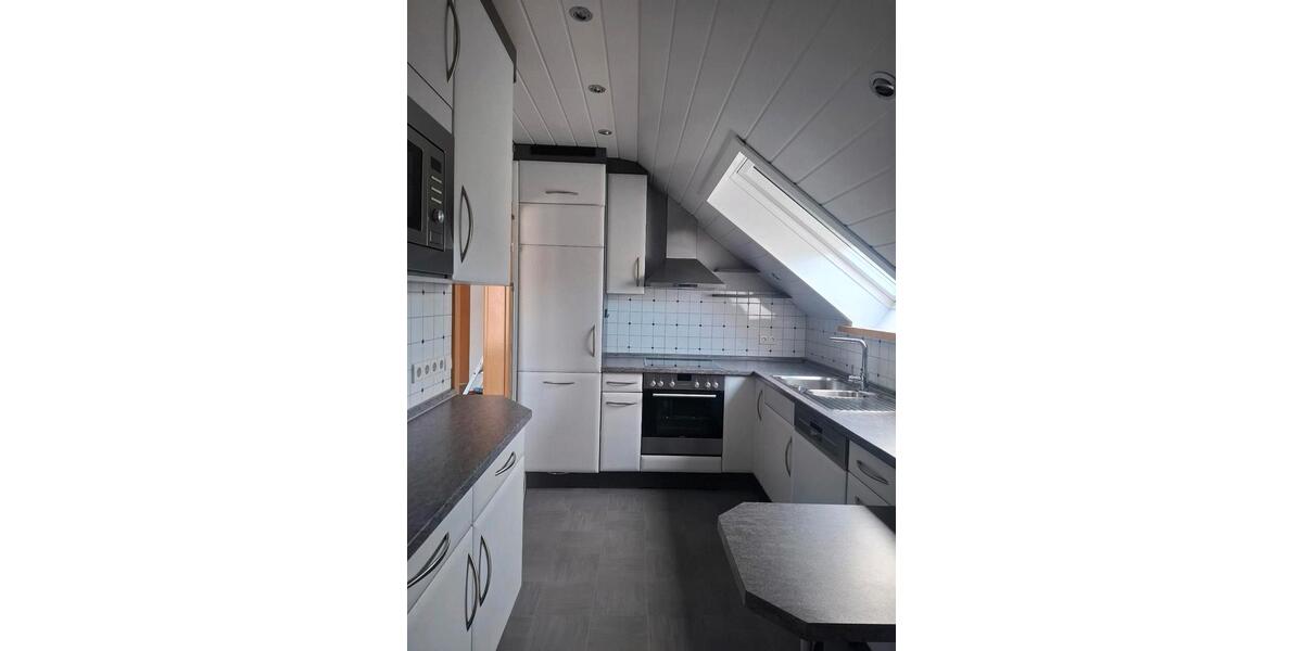 Dachgeschoßwohnung Weil Im Schönbuch - 3 Zimmer, 88 m&sup2;, 850&euro; | Angebot:27594208