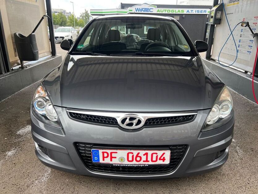 i30