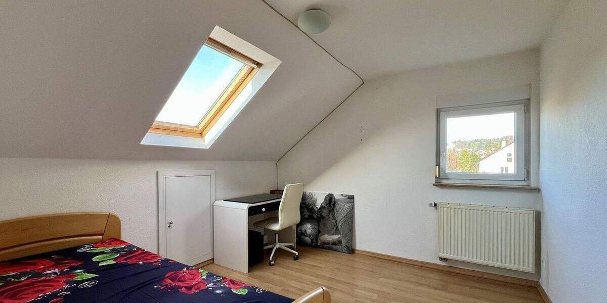 Etagenwohnung Esslingen Krummenacker - 4 Zimmer, 75 m&sup2;, 270.000&euro; | Angebot:25706125