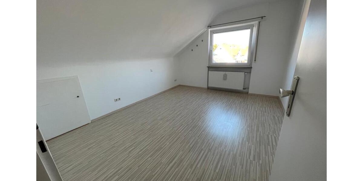 Dachgeschoßwohnung Stuttgart Sillenbuch - 3 Zimmer, 71 m&sup2;, 299.000&euro; | Angebot:25087878