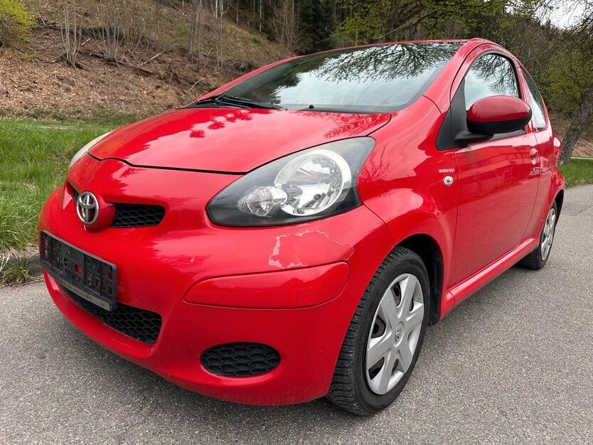 Toyota Aygo (X) 225.000 km 899 € Altensteig 72213