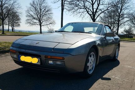 Porsche 944