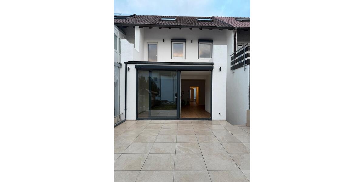 Reihenhaus Stuttgart Stuttgart-West - 8 Zimmer, 197 m&sup2;, 3.100&euro; | Angebot:24574194