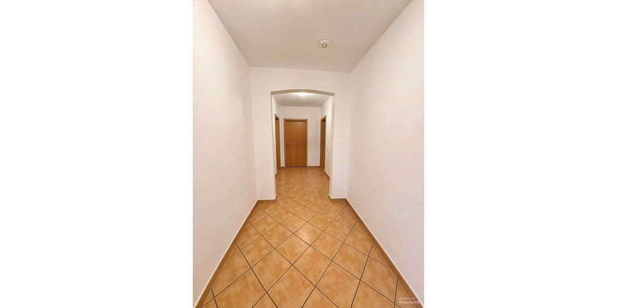 Großzügige 4-Zimmer-Wohnung mit Balkon & Loggia in Esslingen - 4- Esslingen am Neckar Oberesslingen | Angebot:27496970