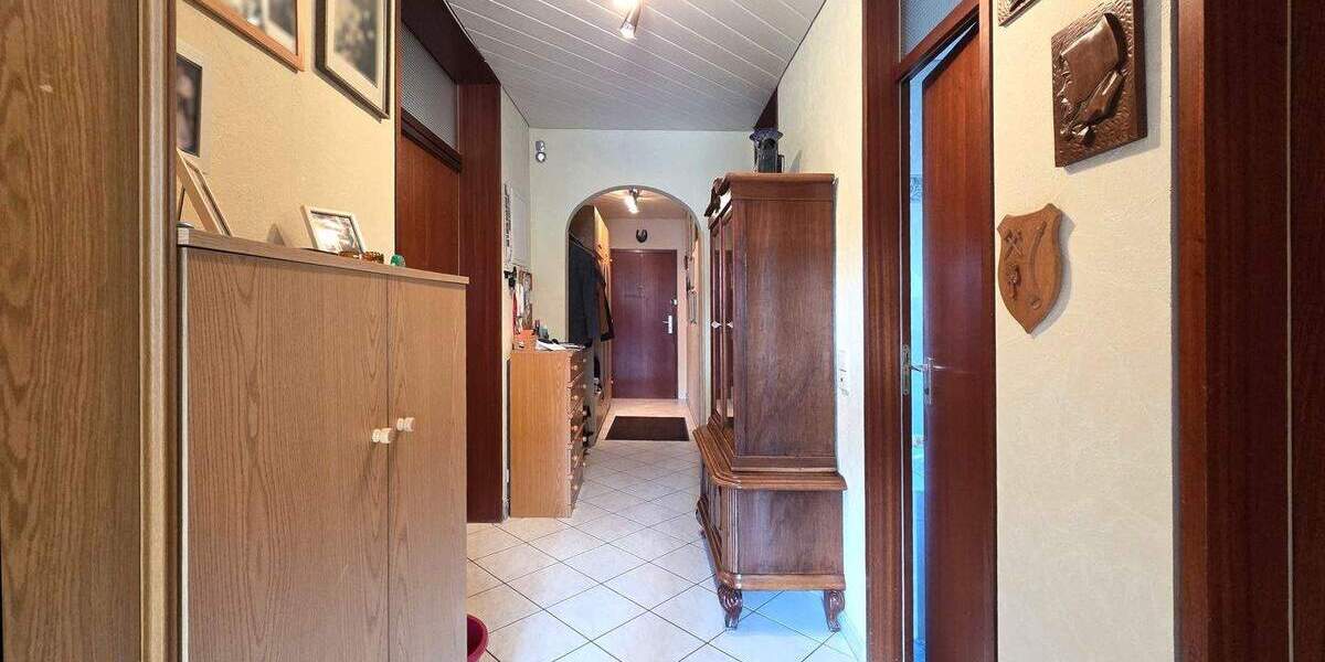 Etagenwohnung Ludwigsburg Hoheneck - 3 Zimmer, 93 m&sup2;, 336.000&euro; | Angebot:24696782