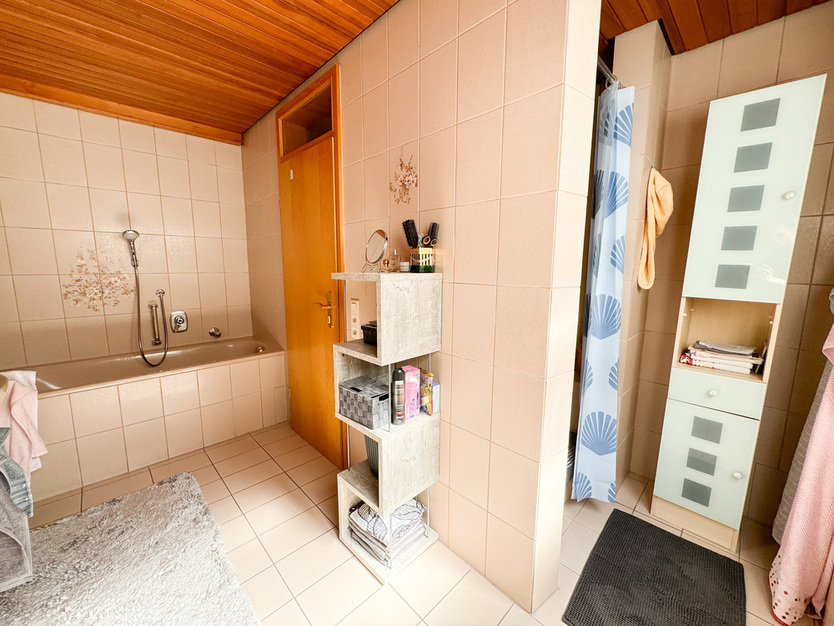 Freistehendes 3-Familienhaus in guter und ruhiger Wohnlage 12 zimmer