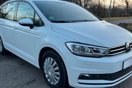 VW Touran 191.956 km 15.299 &euro; Stuttgart 70469