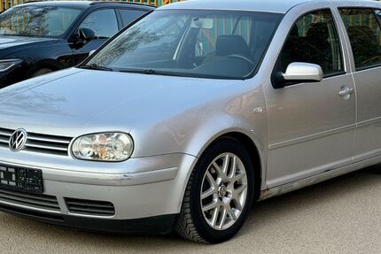 VW Golf 300.000 km 3.989 &euro; Stuttgart 70469