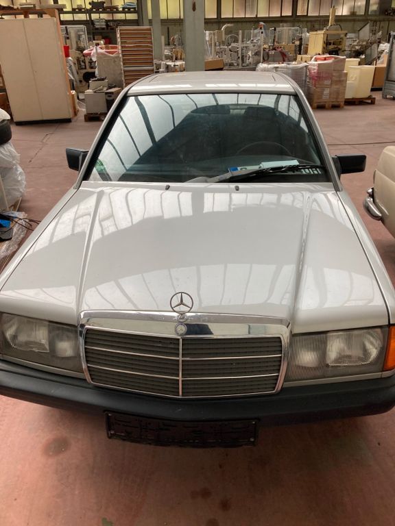Mercedes-Benz 190 235.678 km 3.550 € Esslingen 73730