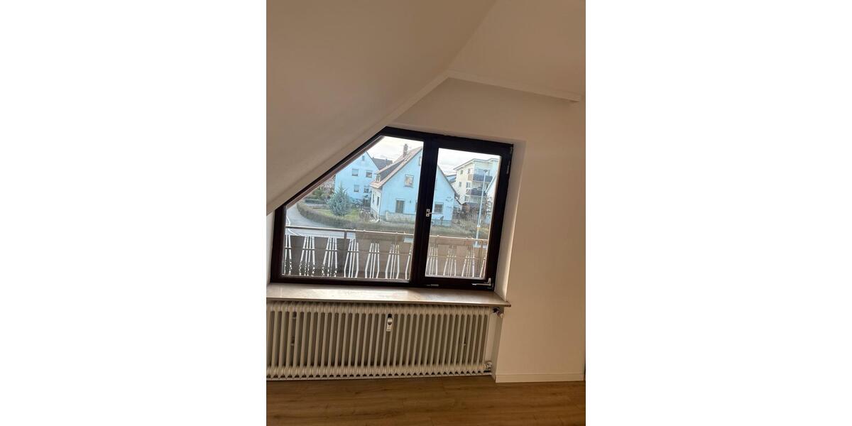Dachgeschoßwohnung Tübingen - 3 Zimmer, 60 m&sup2;, 880&euro; | Angebot:25992082
