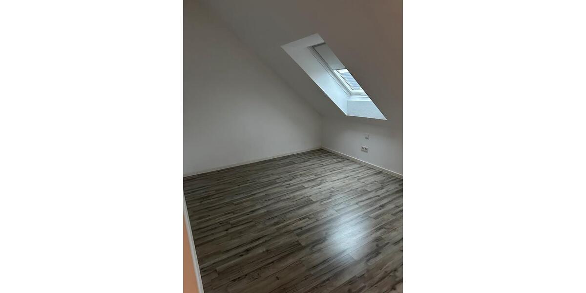 Dachgeschoßwohnung Steinenbronn - 3.5 Zimmer, 103 m&sup2;, 1.750&euro; | Angebot:26368773