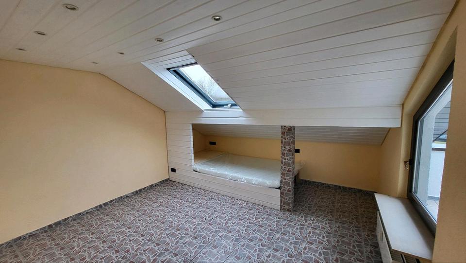 Dachgeschoßwohnung Schwieberdingen - 3.5 Zimmer, 76 m&sup2;, 299.000&euro; | Angebot:24762155