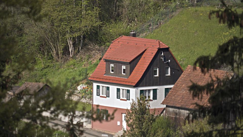Einfamilienhaus Nagold - 7 Zimmer, 99 m&sup2;, 348.000&euro; | Angebot:25858427