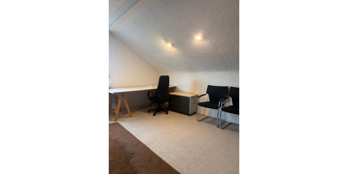 Dachgeschoßwohnung Stuttgart Sillenbuch - 2.5 Zimmer, 62 m&sup2;, 890&euro; | Angebot:25980435