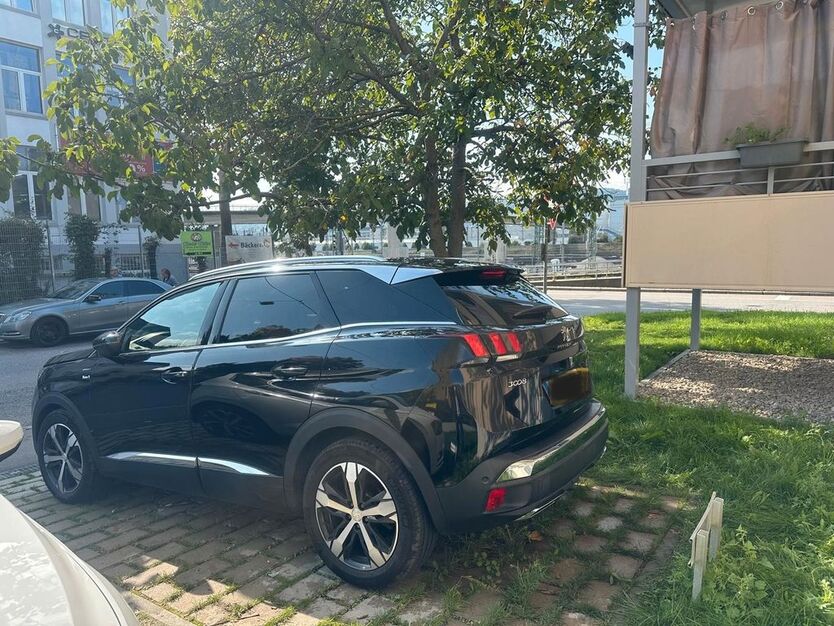 Peugeot 3008 87.000 km 20.500 € Stuttgart 70327