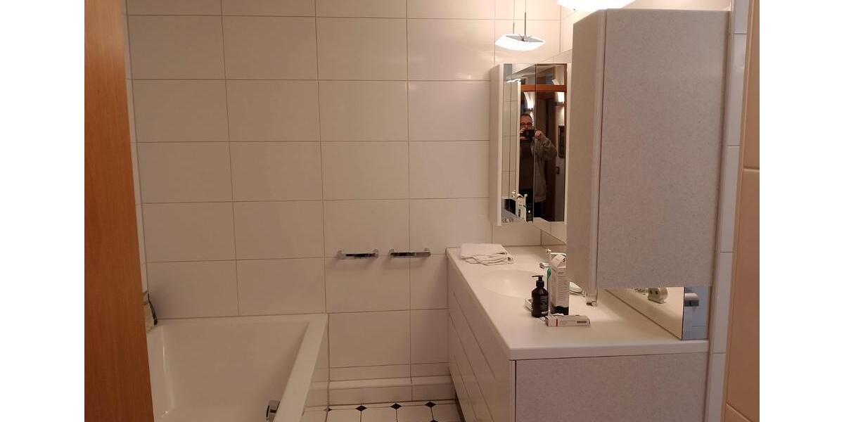 Einfamilienhaus Stuttgart Birkach - 3 Zimmer, 150 m&sup2;, 2.100&euro; | Angebot:25998760