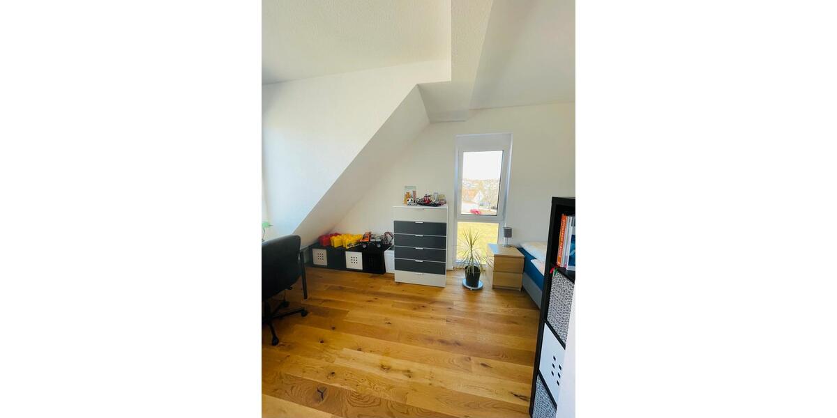 Doppelhaushälfte Wimsheim - 6 Zimmer, 168 m&sup2;, 1.990&euro; | Angebot:25856134