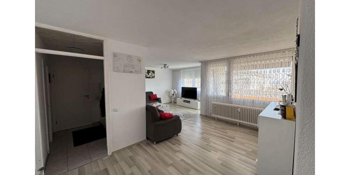 Etagenwohnung Rottenburg am Neckar - 4 Zimmer, 98 m&sup2;, 1.300&euro; | Angebot:25926122