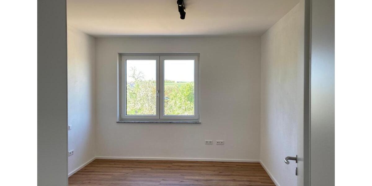 Doppelhaushälfte Herrenberg - 7 Zimmer, 183 m&sup2;, 2.700&euro; | Angebot:26591645