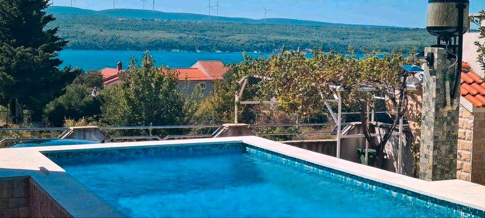 Einfamilienhaus Althengstett - 7 Zimmer, 220 m&sup2;, 420.000&euro; | Angebot:26835611