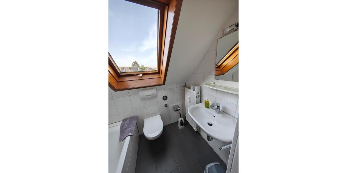 Dachgeschoßwohnung Stuttgart Stuttgart-West - 3 Zimmer, 65 m&sup2;, 690&euro; | Angebot:25972434