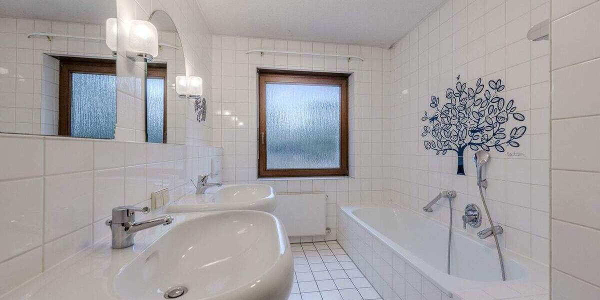 Einfamilienhaus Markgröningen / Schönbühlhof Schönbühlhof - 7 Zimmer, 227 m&sup2;, 749.000&euro; | Angebot:24452604