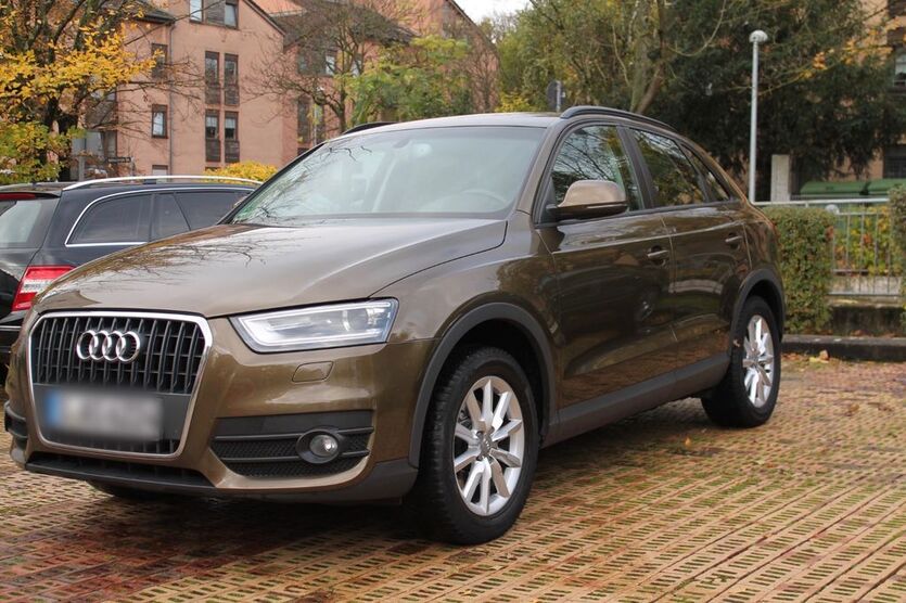 Audi Q3 82.000 km 15.300 € Stuttgart 70435