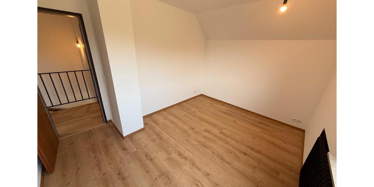 Doppelhaushälfte Aichtal - 5.5 Zimmer, 133 m&sup2;, 2.100&euro; | Angebot:25715786