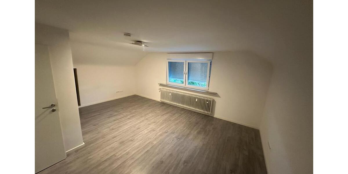 Dachgeschoßwohnung Sindelfingen - 2 Zimmer, 58 m&sup2;, 1.000&euro; | Angebot:26414171