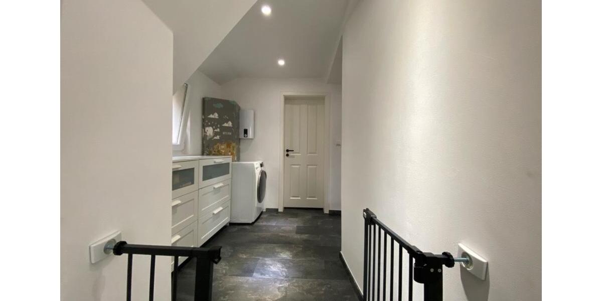 Doppelhaushälfte Calw - 7 Zimmer, 150 m&sup2;, 375.000&euro; | Angebot:25805337