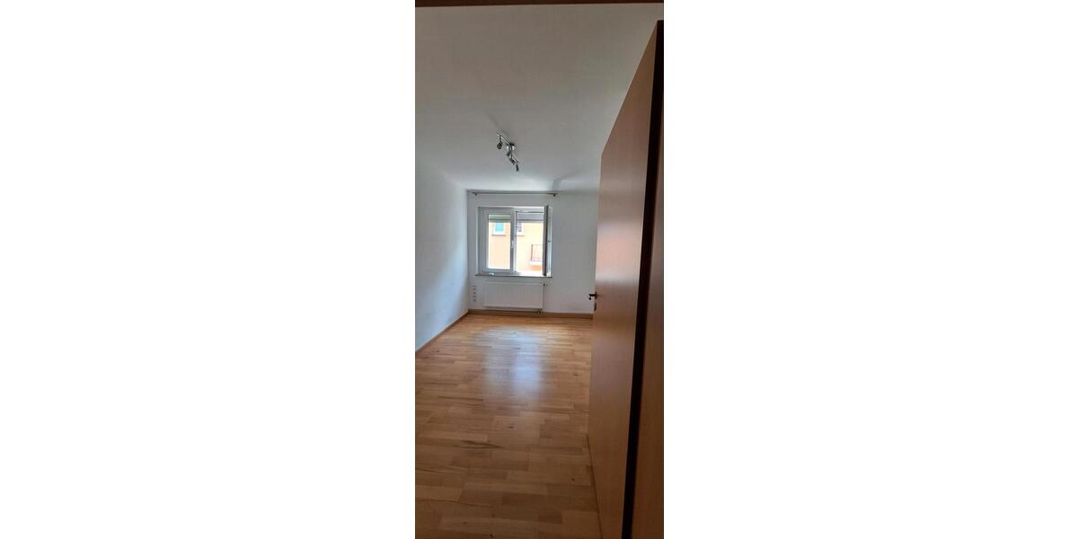 Etagenwohnung Ludwigsburg Pflugfelden - 4 Zimmer, 75 m&sup2;, 1.300&euro; | Angebot:24185121