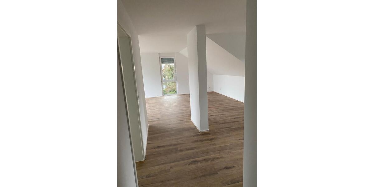Dachgeschoßwohnung Gomaringen - 4 Zimmer, 105 m&sup2;, 1.300&euro; | Angebot:24619607