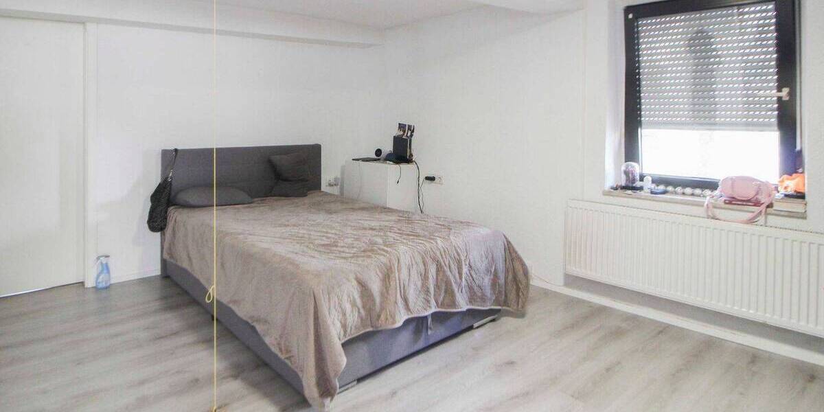 Doppelhaushälfte Stuttgart Weilimdorf - 7 Zimmer, 170 m&sup2;, 399.000&euro; | Angebot:26930001