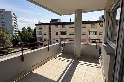 Wohnung Leonberg - 3.5 Zimmer, 92 m&sup2;, 298.000&euro; | Angebot:27323389
