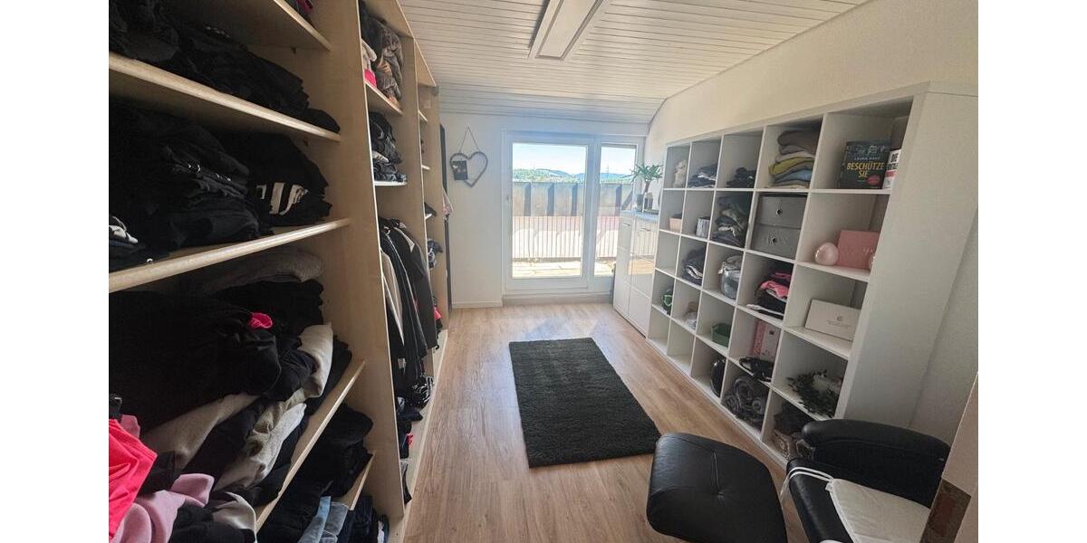 Doppelhaushälfte Nürtingen - 5 Zimmer, 180 m&sup2;, 2.600&euro; | Angebot:26479674