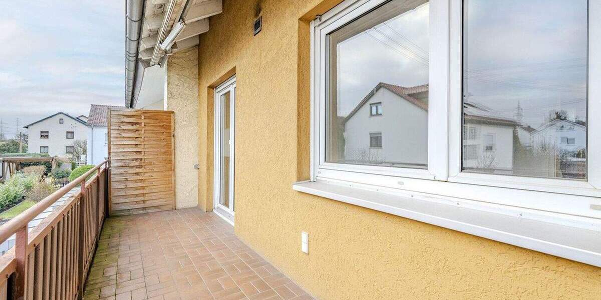 Attraktives Zweifamilienhaus mit ausgebautem DG, großem Grundstück und Entwicklungspotenzial 8 zimmer