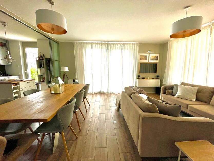 Hochwertige, vollmöblierte Erdgeschosswohnung mit Terrasse und Gartenanteil in bester Lage 4 zimmer