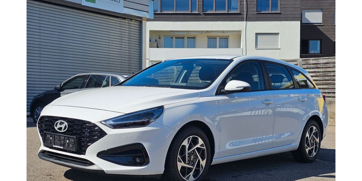 Hyundai i30 30.239 km 17.650 &euro; Leonberg 71229