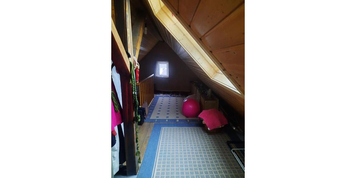 Dachgeschoßwohnung Stuttgart Degerloch - 3 Zimmer, 55 m&sup2;, 285.000&euro; | Angebot:24346020