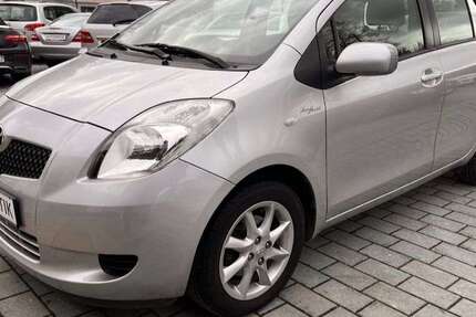 Toyota Yaris 100.000 km 6.450 &euro; Ludwigsburg 71642