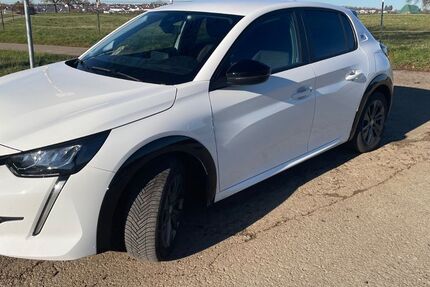 Peugeot e-208 29.000 km 16.900 € Altenriet 72657